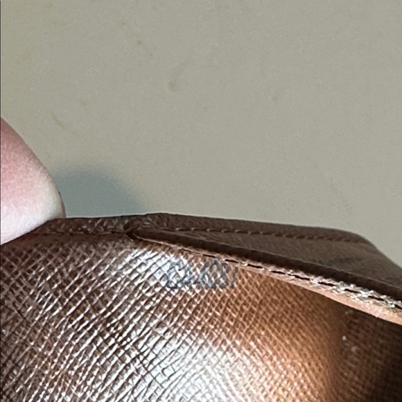 Louis Vuitton Monogram Agenda/ Passport Cover EUC
Date Code CA4087 - Picture 9 of 9